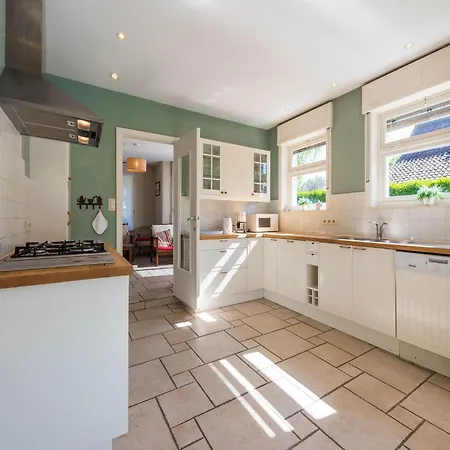 Villa In St-idesbald Near Ster Der Zee Beach, Cleaning Included