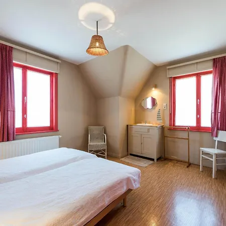 Villa In St-idesbald Near Ster Der Zee Beach, Cleaning Included
